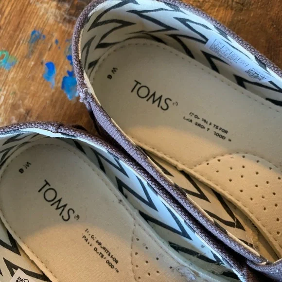 Toms - Picture 4 of 5